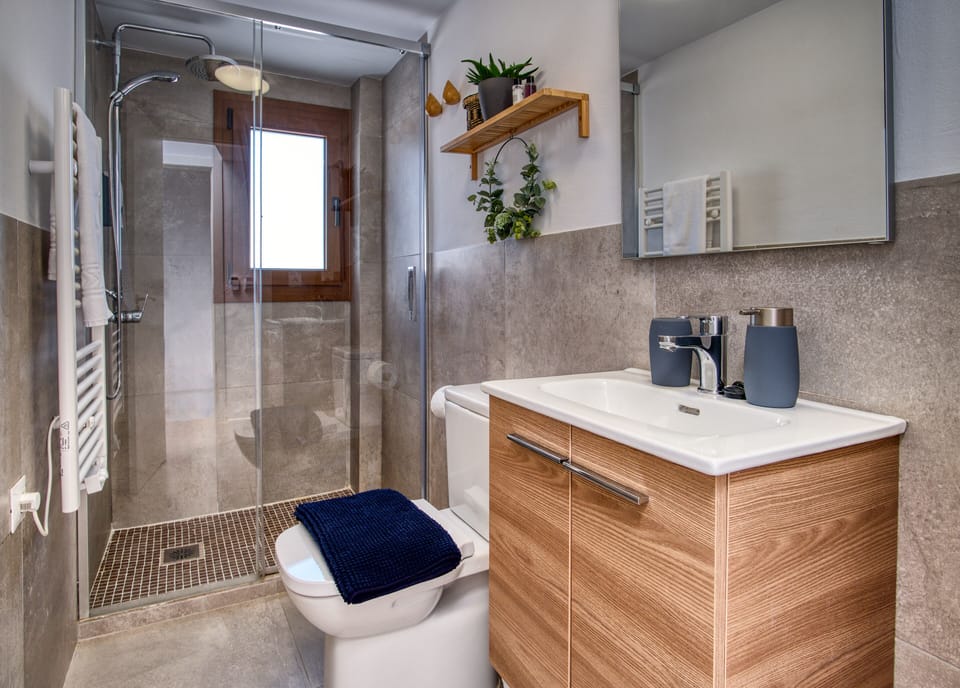 Deluxe Suite, Ensuite (Deluxe Suite) | Bathroom