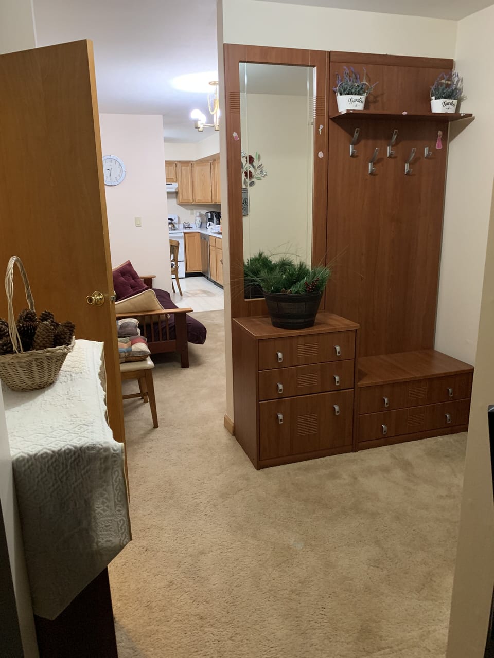 View: Main Entrance Hallway > Spa Room > Kitchen (R)