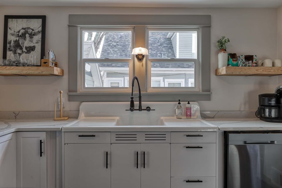 A bright sink area with everything you need to refresh and clean easily.