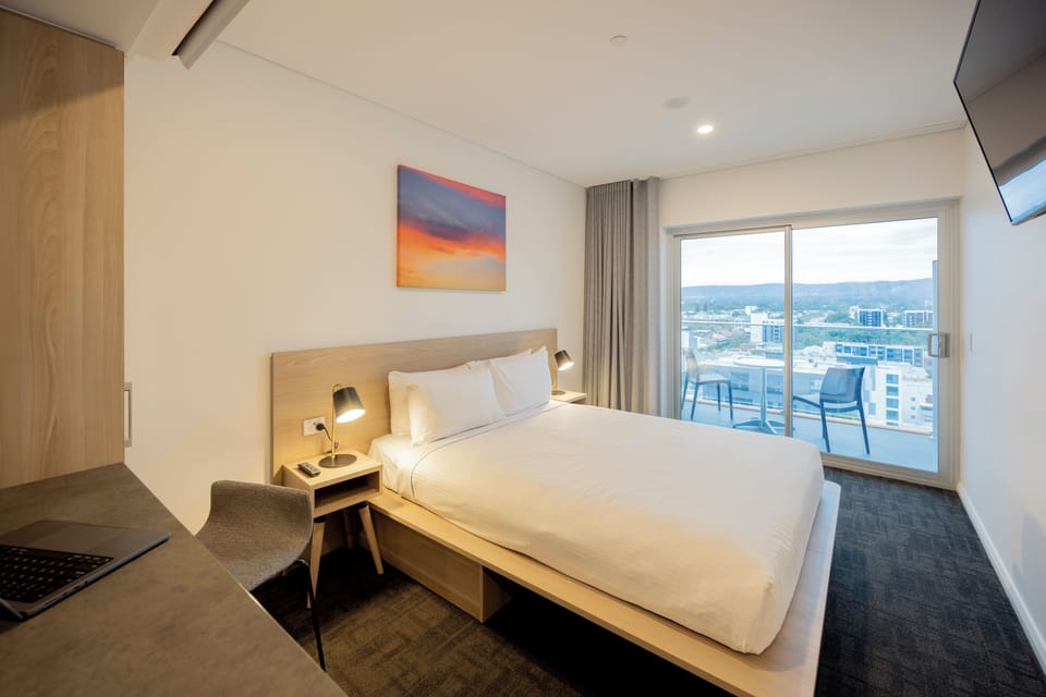 Superior Queen Room, Balcony | Premium bedding, pillowtop beds, in-room safe, desk