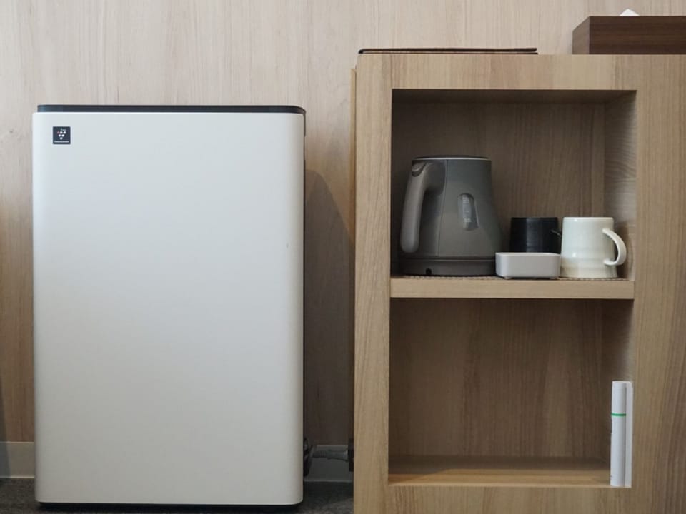 Comfort Single Room, Non Smoking | In-room safe, desk, laptop workspace, blackout drapes