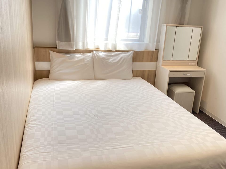 Premium Double Room | In-room safe, desk, laptop workspace, blackout drapes