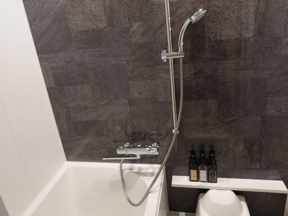 Standard Twin Room, Non Smoking | Bathroom | Combined shower/tub, deep soaking tub, free toiletries, hair dryer