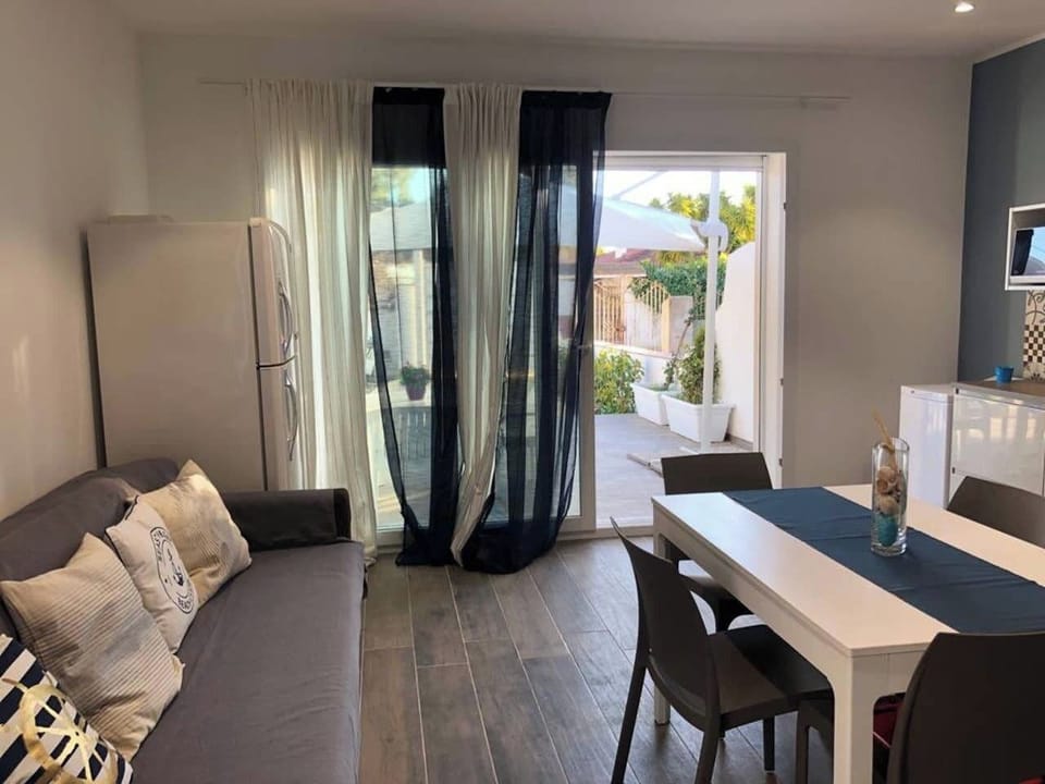 Villa, 2 Bedrooms, Smoking, Garden View | Living room | TV