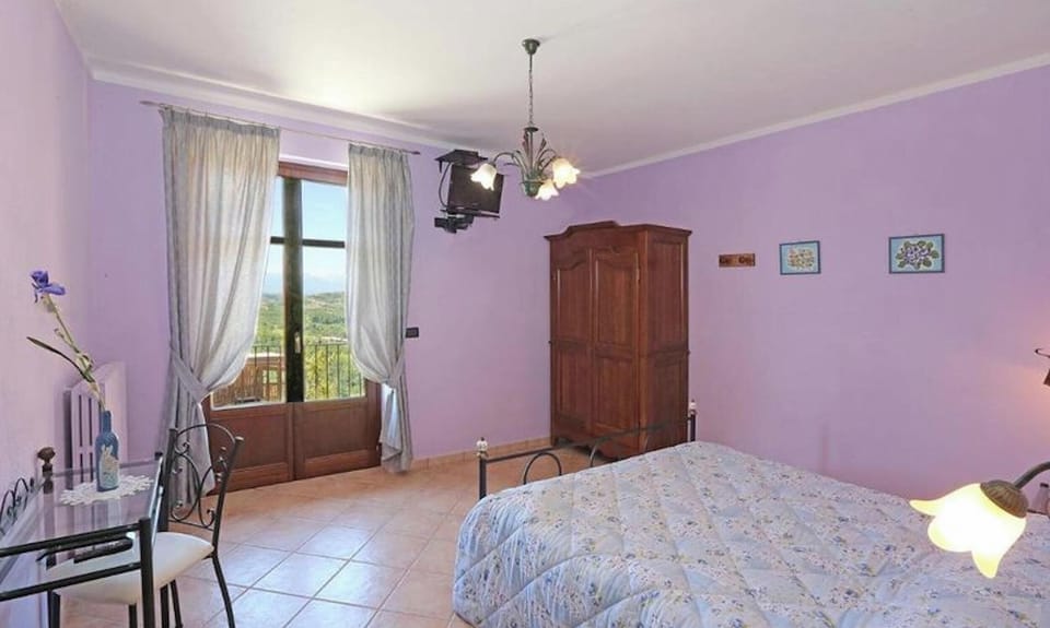 Room, 1 Bedroom, Balcony, Garden View | 1 bedroom, bed sheets