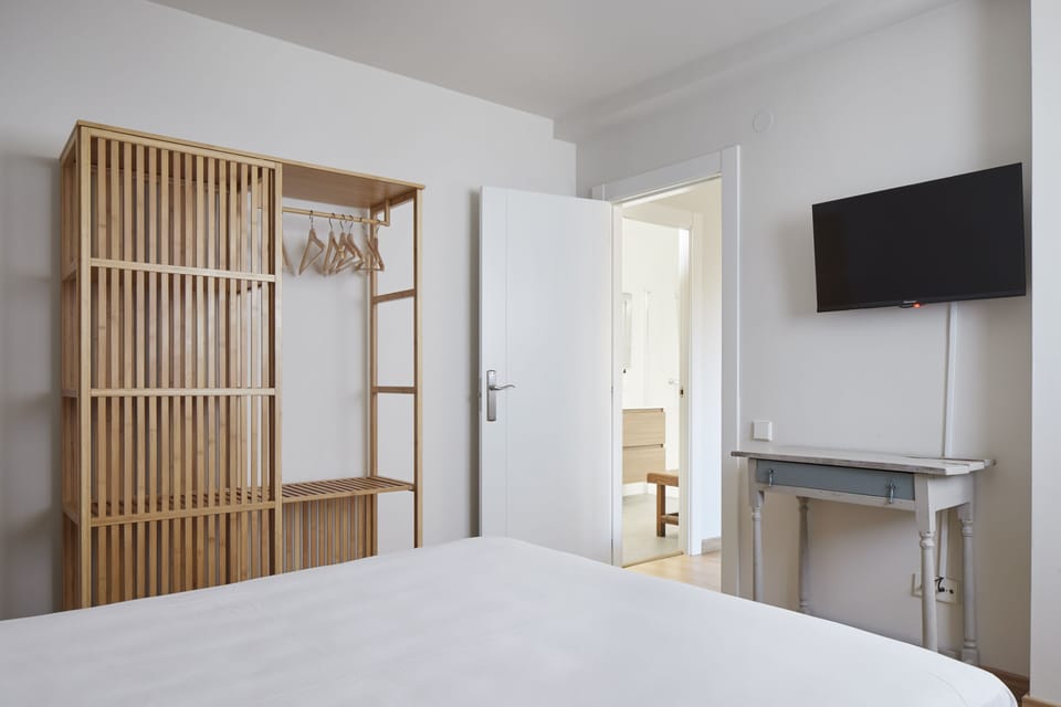 Apartment | Desk, laptop workspace, free WiFi
