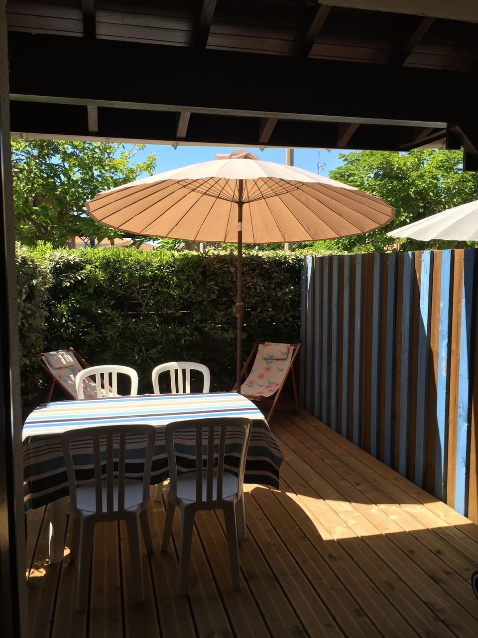 Outdoor dining