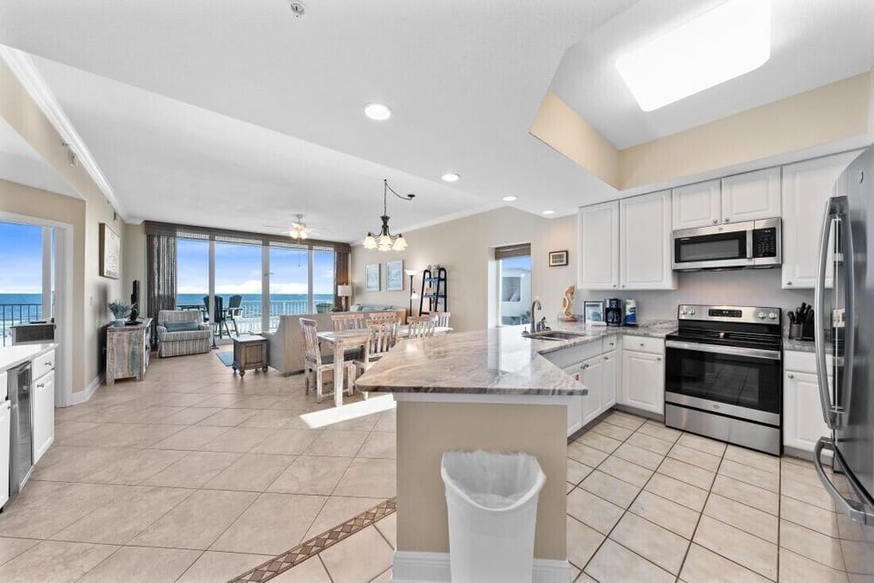 10 San Carlos 309 Kitchen