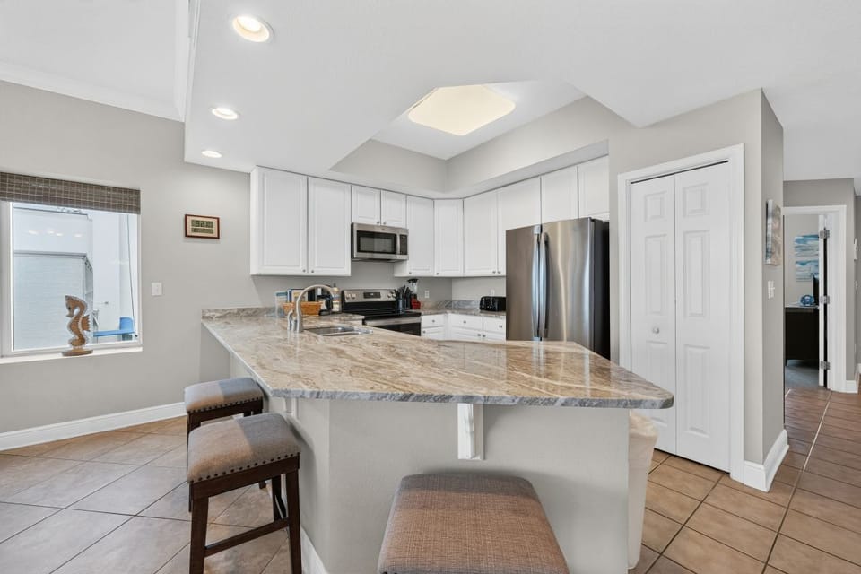 San Carlos 309 Kitchen Counter Seats 3
