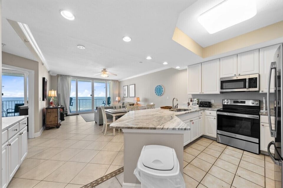 10 San Carlos 603 Kitchen