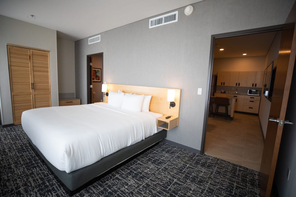 Suite, 1 King Bed with Sofa bed | Premium bedding, pillowtop beds, minibar, in-room safe