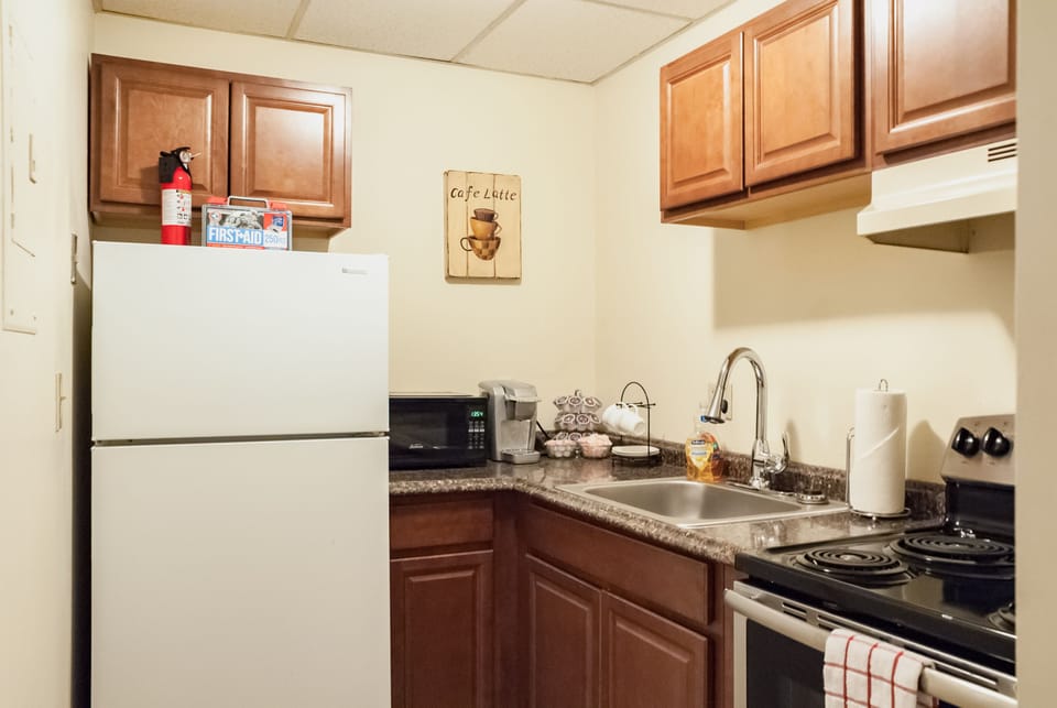 Full kitchen