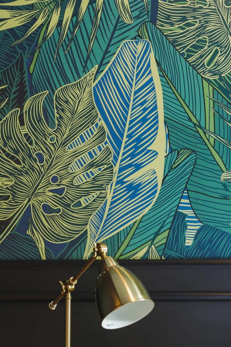 Decorative details in the apartment. 
