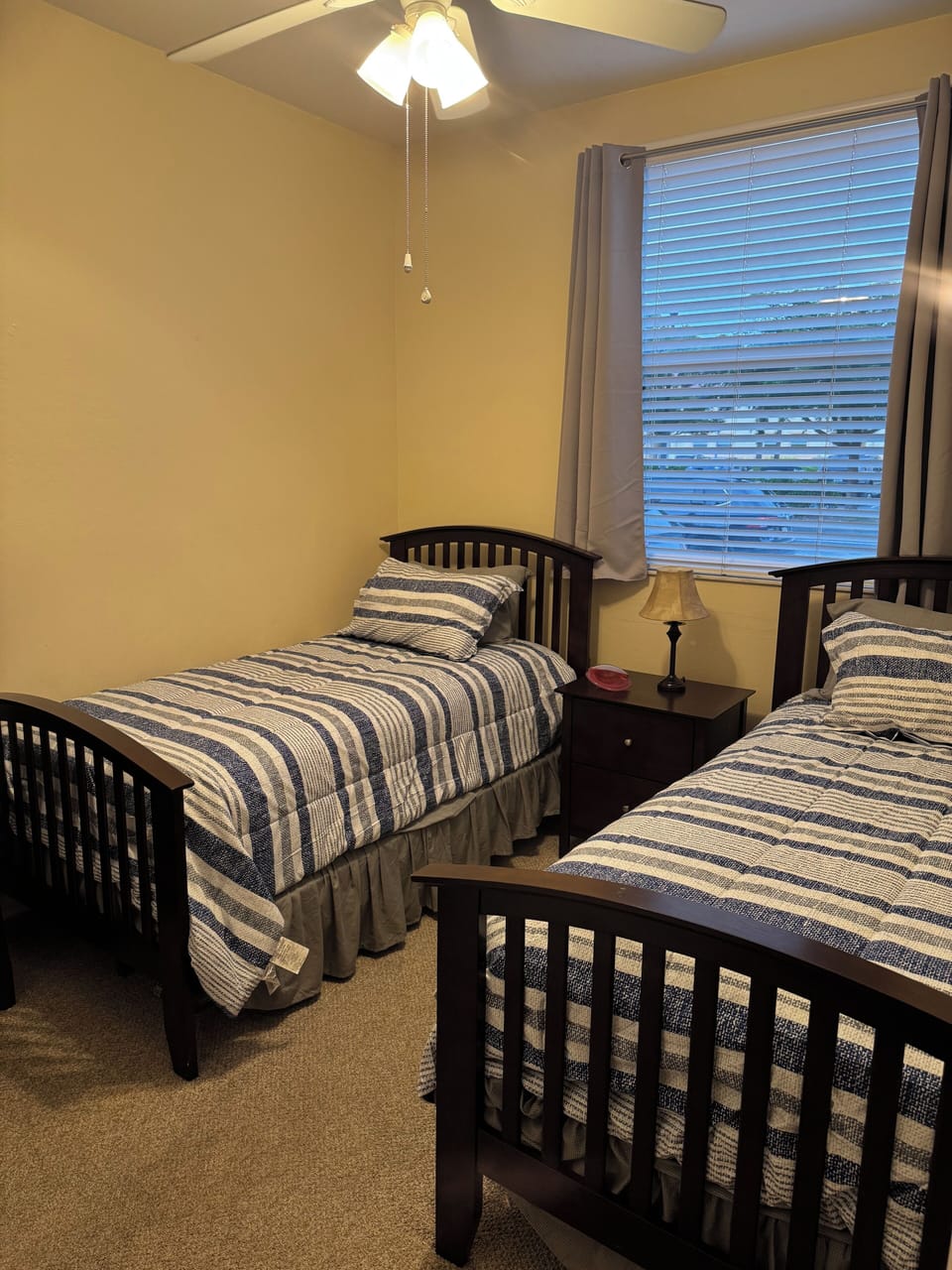 Third bedroom with twin beds