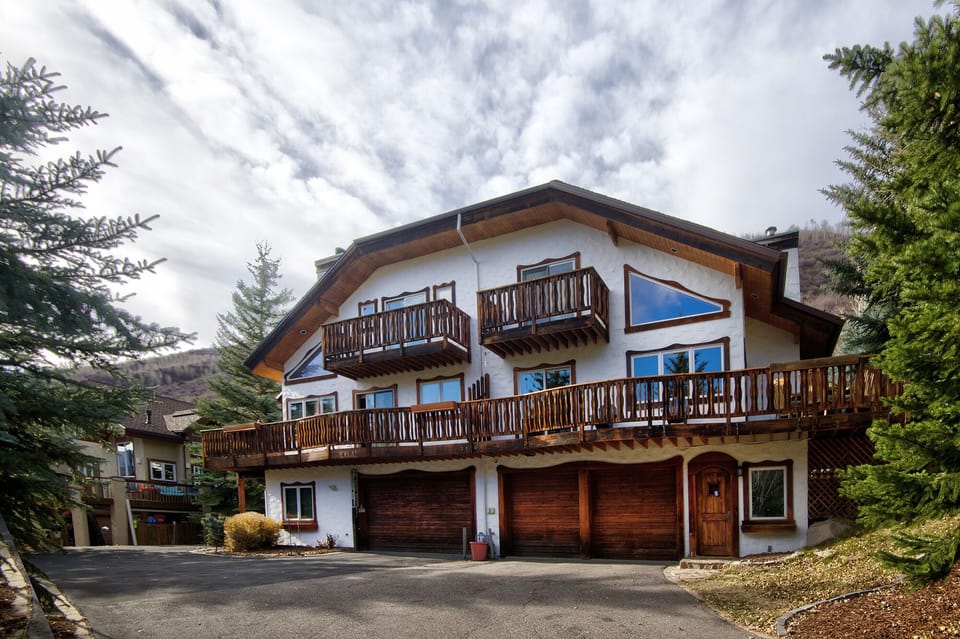 2109-Chamonix-B-Web_01