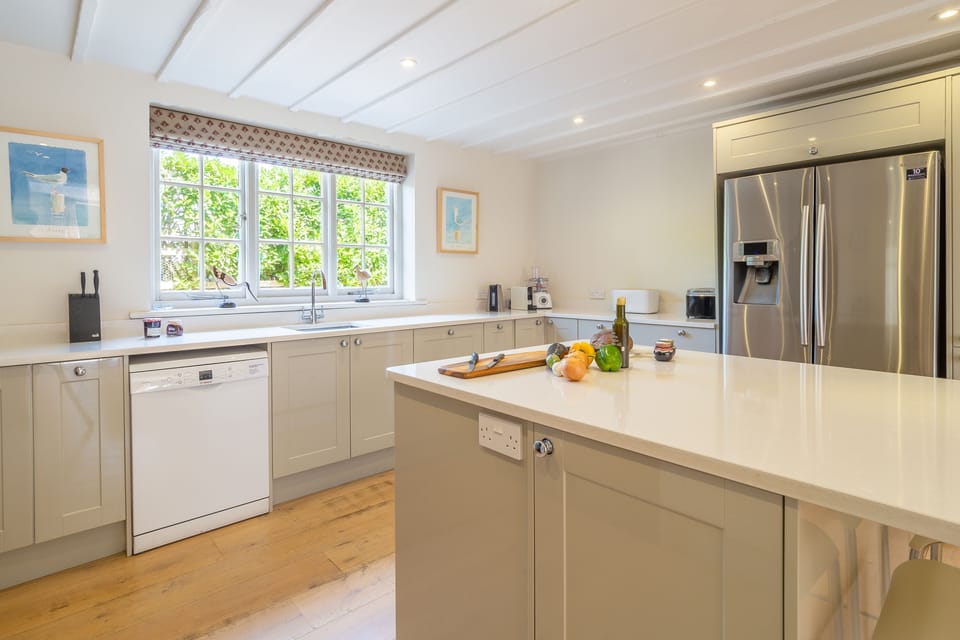 Ground floor: Kitchen with American style fridge freezer