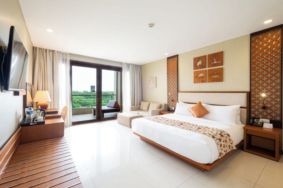 Superior Double Room, 1 Bedroom, Non Smoking, Balcony | Minibar, in-room safe, desk, blackout drapes