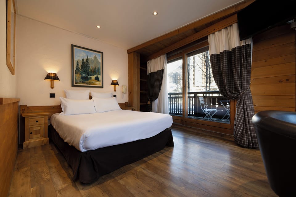 Blackout drapes, iron/ironing board, free cribs/infant beds, free WiFi