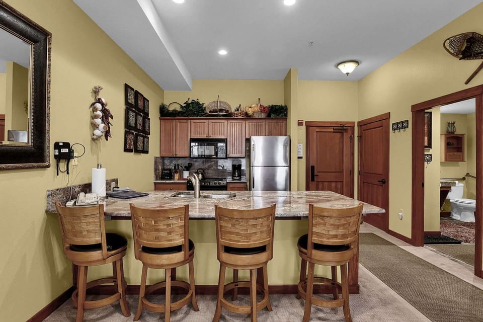 4 barstools available for a quick snack between ski trips