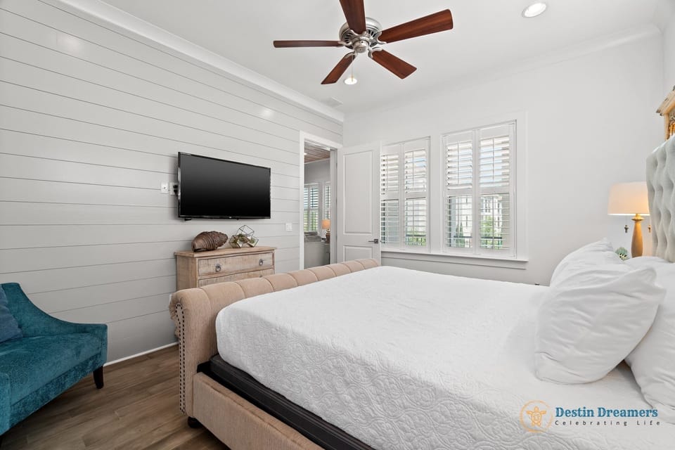 Second Floor King Bedroom - En-suite Bathroom