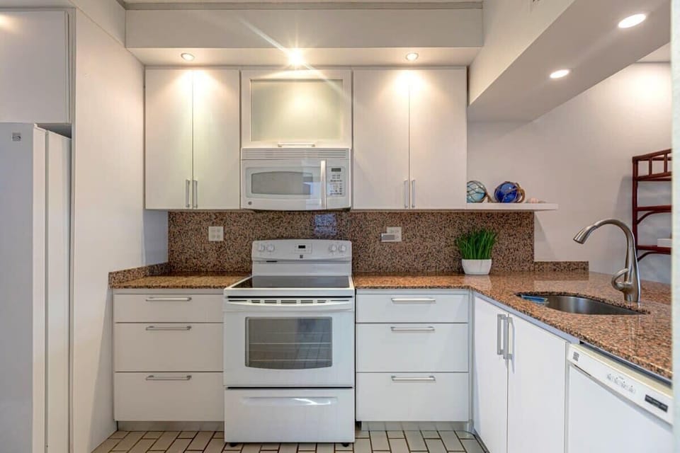 Fully equipped kitchen