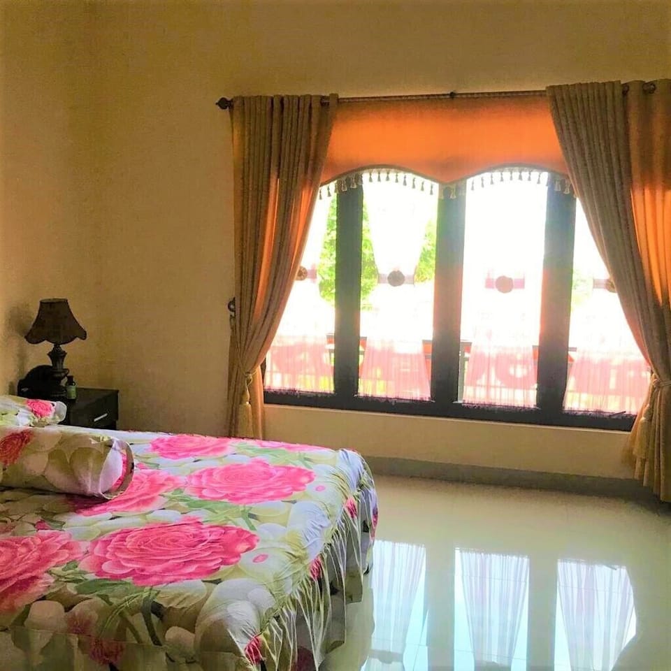 Family Studio Suite, Multiple Beds | Desk, free WiFi