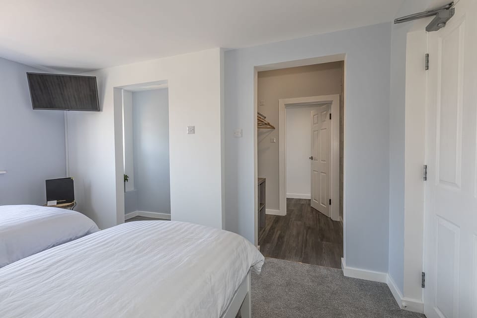 Twin Room (Room 4) | Individually decorated, soundproofing, free WiFi, bed sheets