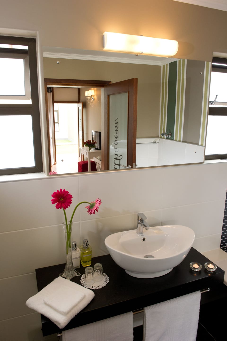 Luxury Room | Bathroom sink