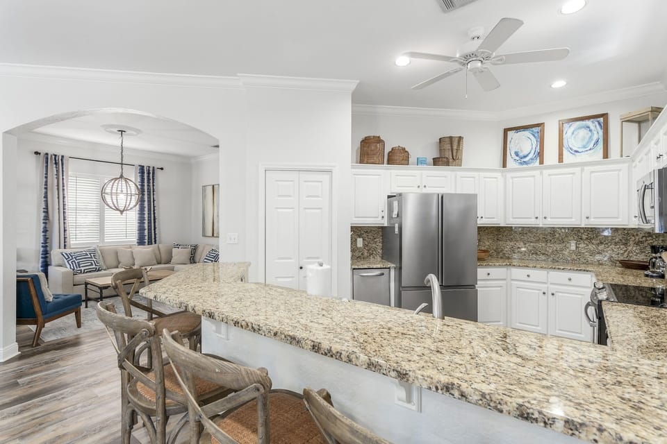 Kitchen Bar Area