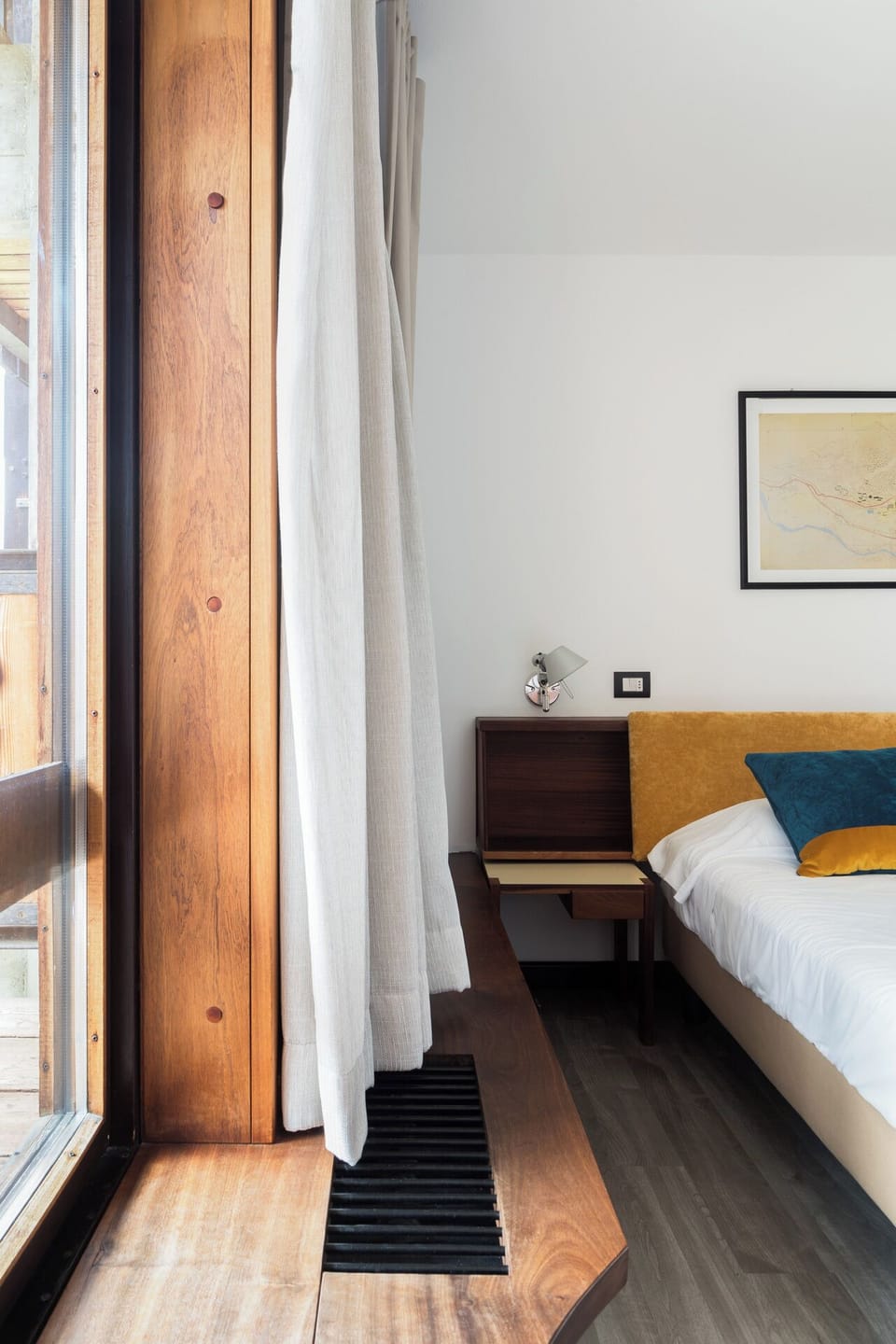 Classic Double Room, Mountain View | Hypo-allergenic bedding, in-room safe, desk, blackout drapes