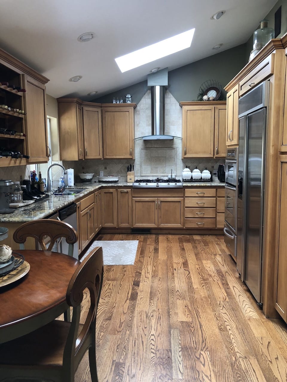 Full kitchen 