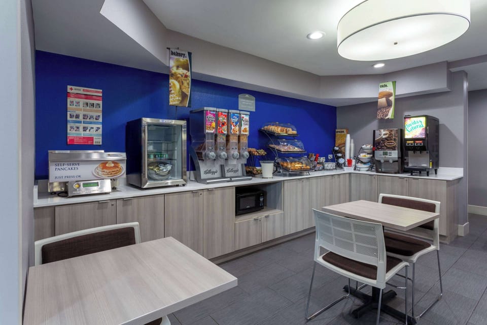 Free daily continental breakfast