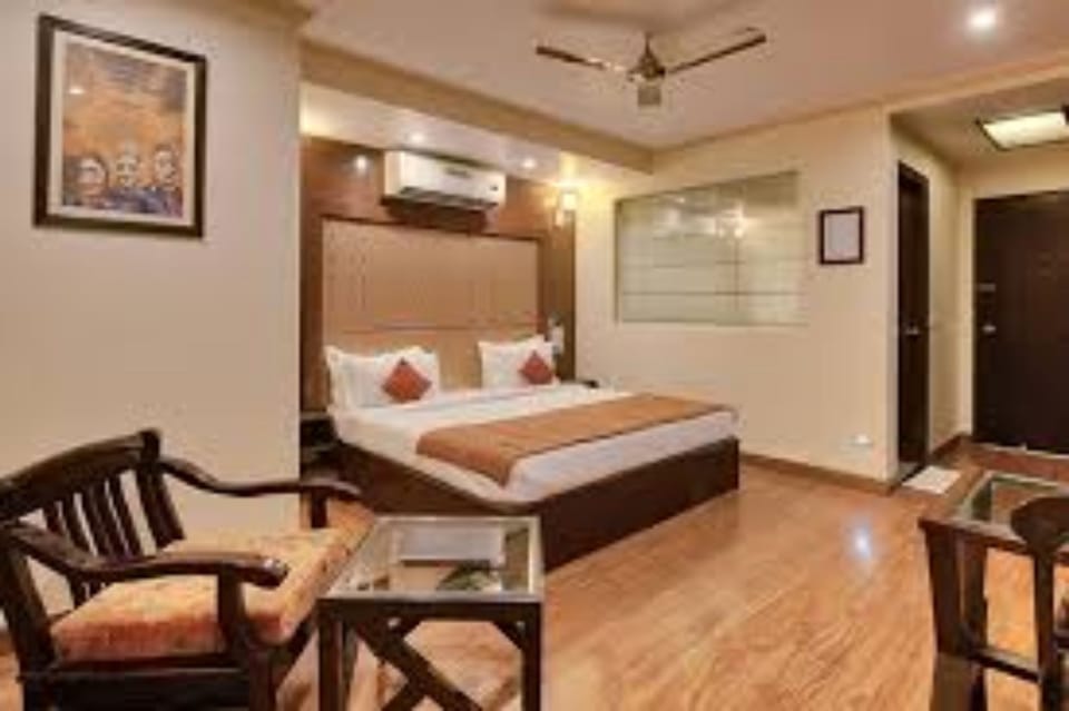 In-room safe, soundproofing, free WiFi