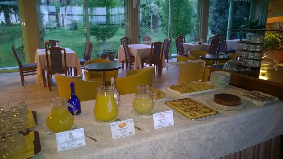Daily continental breakfast for a fee