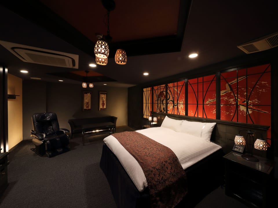 Down comforters, minibar, blackout drapes, soundproofing