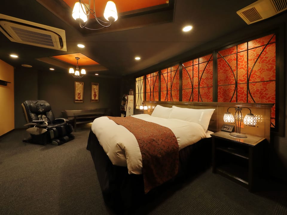Down comforters, minibar, blackout drapes, soundproofing