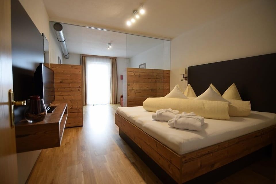 Family Double Room | Select Comfort beds, in-room safe, free WiFi, bed sheets