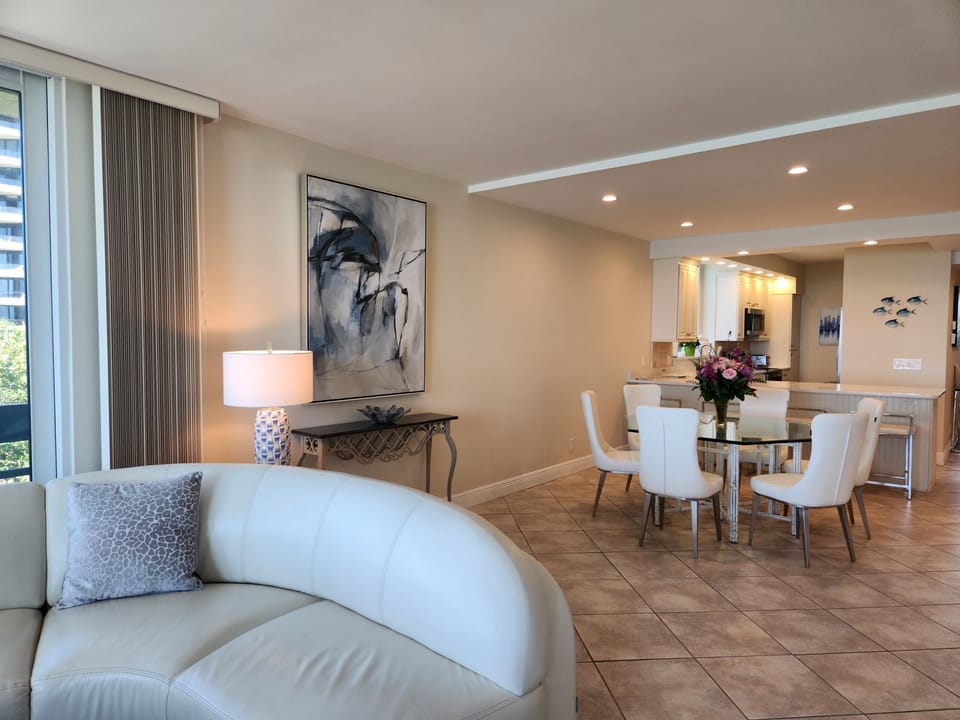 B1 205 living dining areas
