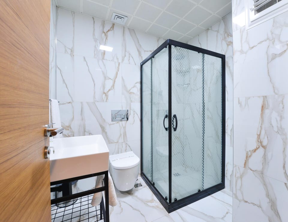 Shower, towels