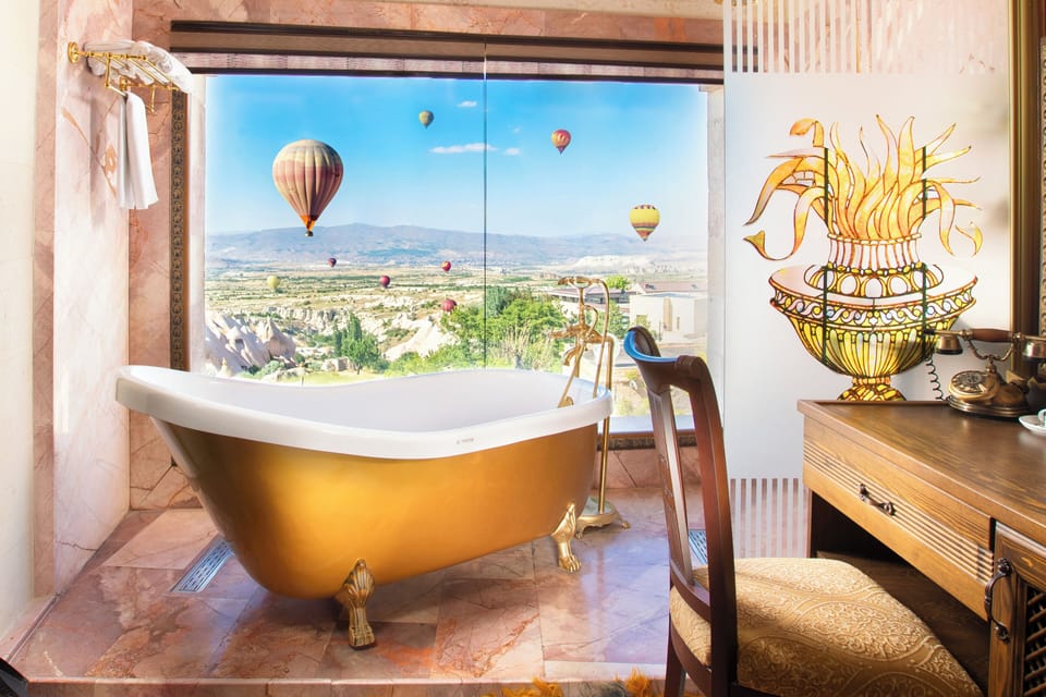 Luxury Room with Balloon View | Bathroom | Jetted tub, hydromassage showerhead, eco-friendly toiletries, hair dryer