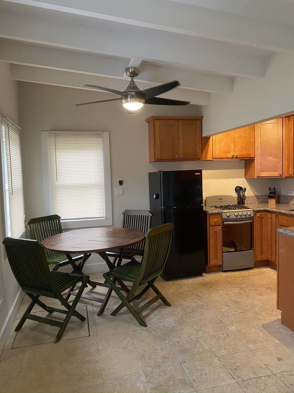 Dining with seating for 4