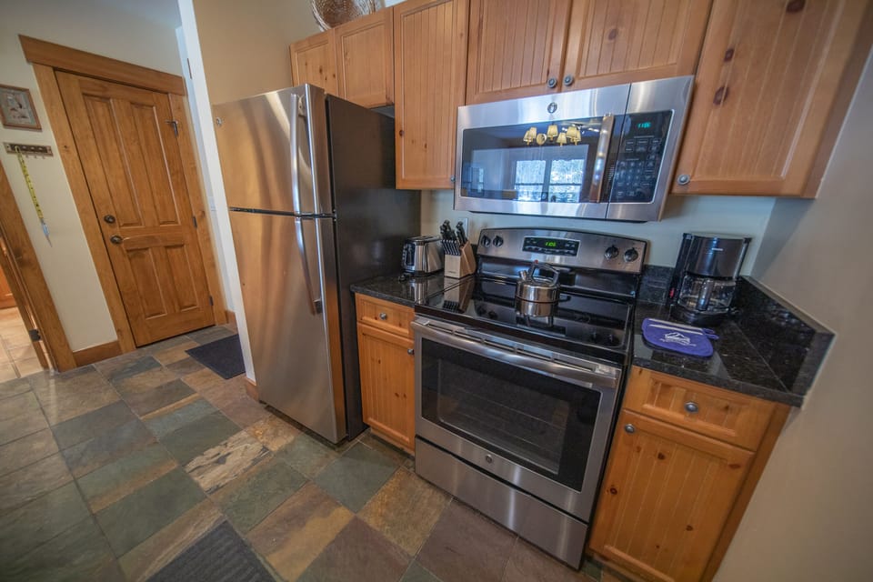 Fully equipped, updated kitchen