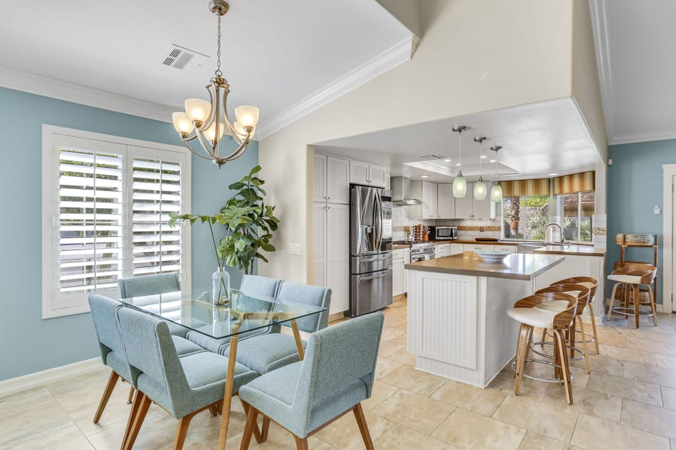 Dining Room & Kitchen