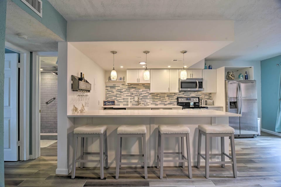 Kitchen | Cooking Basics | Breakfast Bar | Fully Equipped