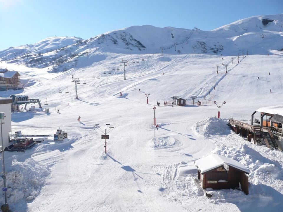 Snow and ski sports