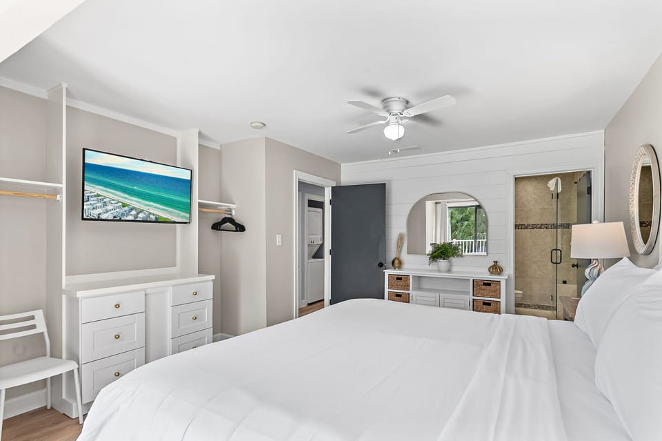 Primary Bedroom- Upstairs- King