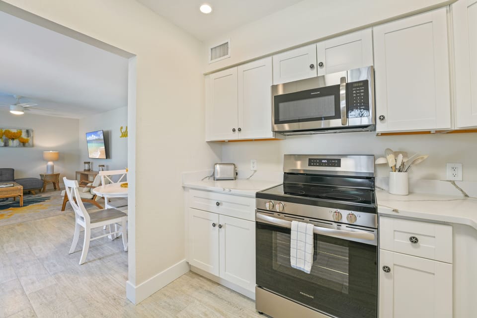Full Kitchen 