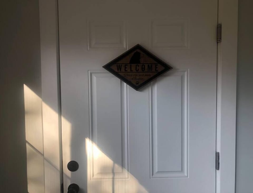 Private Foyer entry to apartment. 