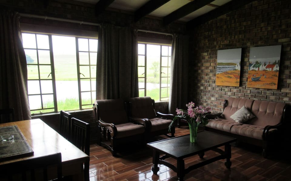 Deluxe Cottage, 2 Bedrooms | Living area