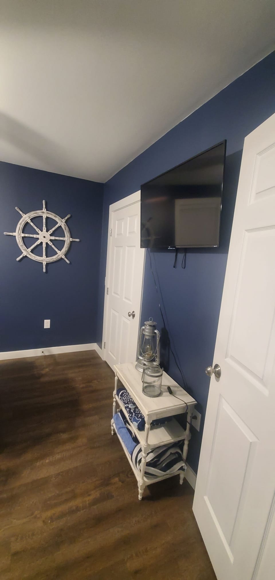 Queen room